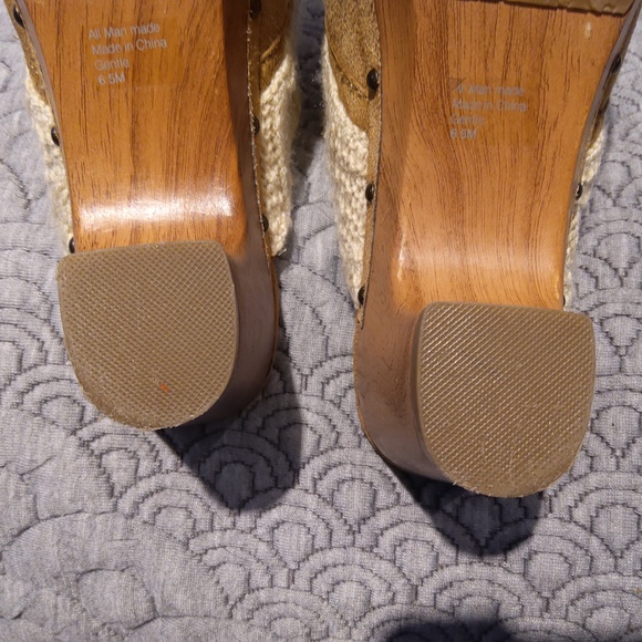 Style&Co. Clogs women's size 6.5 tan suede with sweater detail. - Picture 7 of 9